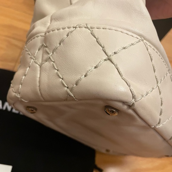 Preloved Chanel bucket chain bag-full set - Picture 7 of 13